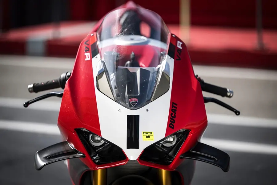 Ducati Panigale V4 2023 Ön Görünüm