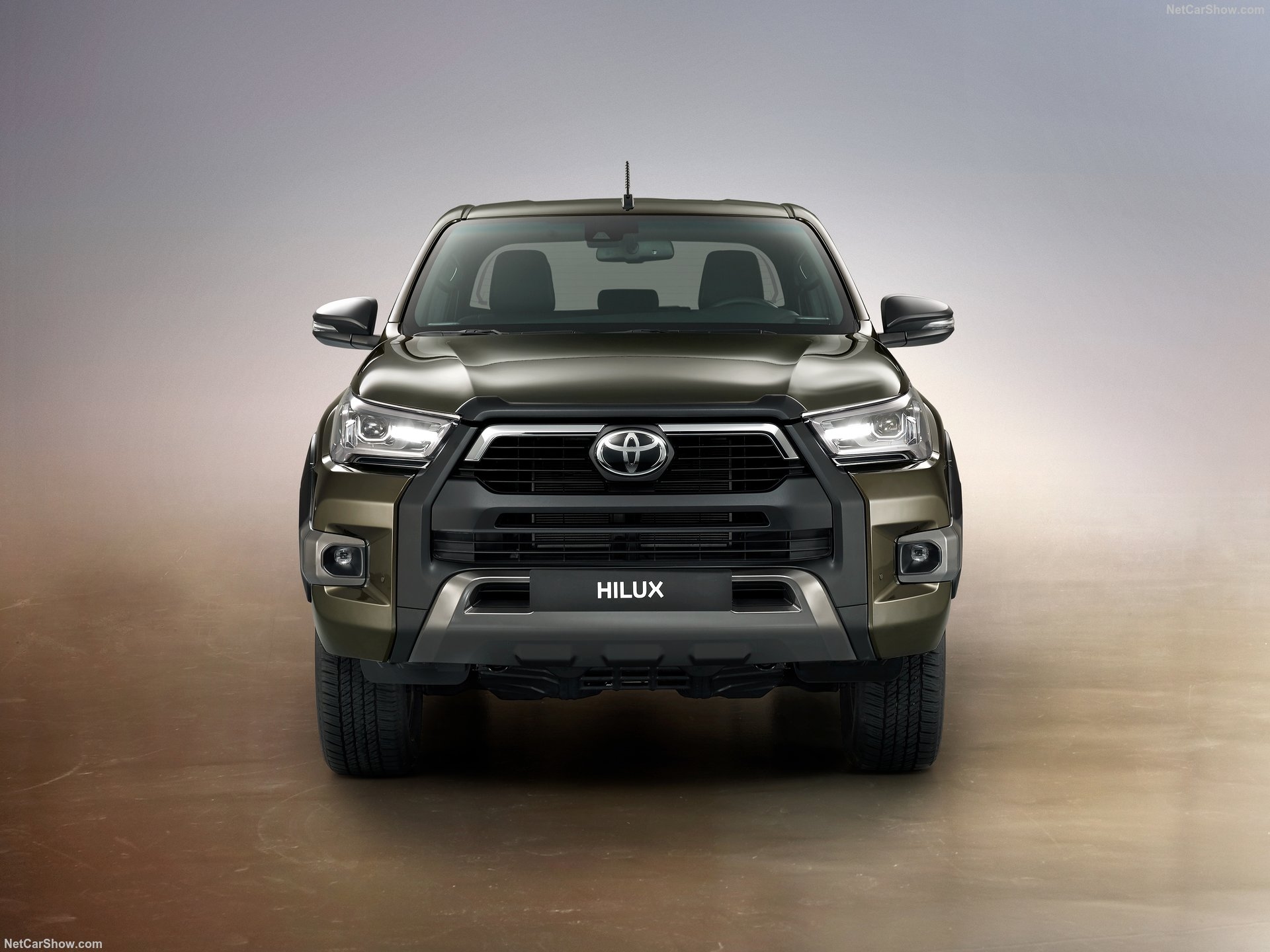 Toyota Hilux 2021 İç Mekân