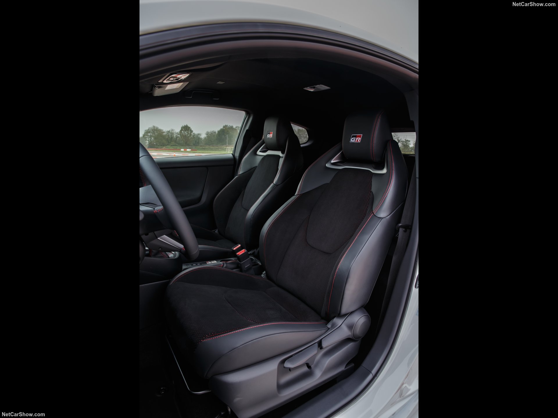 Toyota GR Yaris 2021 Ön Koltuklar